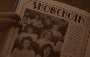 s01e01 recap somebody somewhere showgirls yearbook