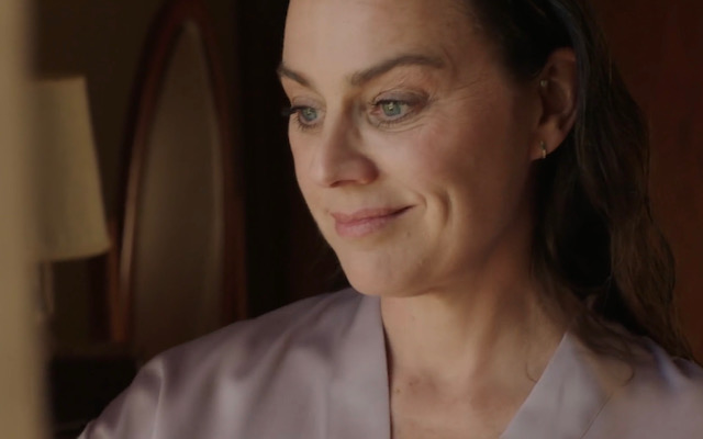tv show the holiday episode 1 jill halfpenny